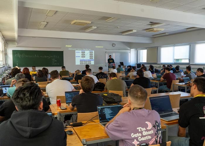 Navaja Negra Conference: Talleres prácticos