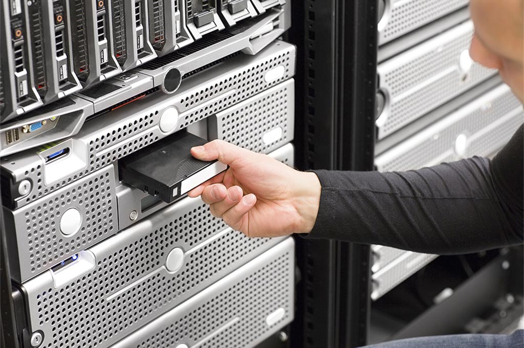 Almacenamiento en cintas magnéticas: Tecnología confiable para grandes volúmenes de datos 3 Almacenamiento a largo plazo: ¿Por qué elegir cintas magnéticas?