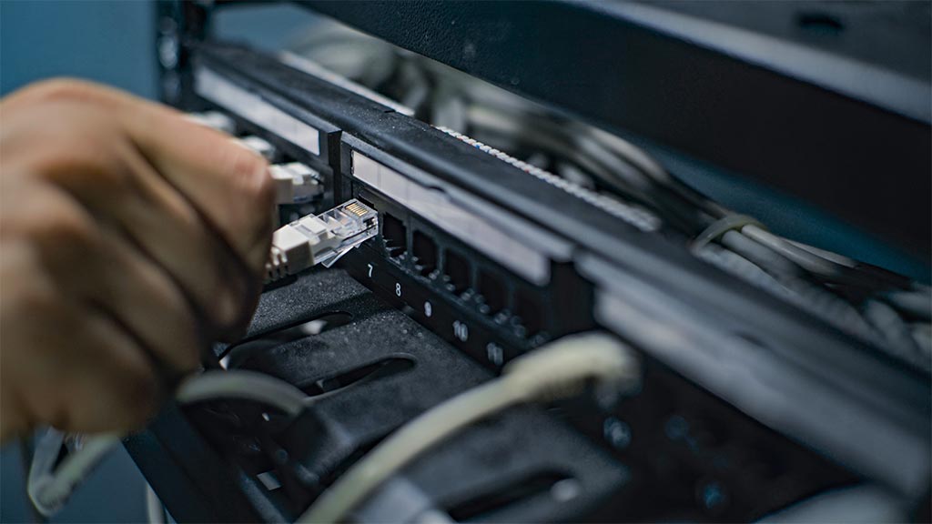 Cableado estructurado: La base sólida para tus comunicaciones empresariales 2 Beneficios de implementar un sistema de cableado estructurado