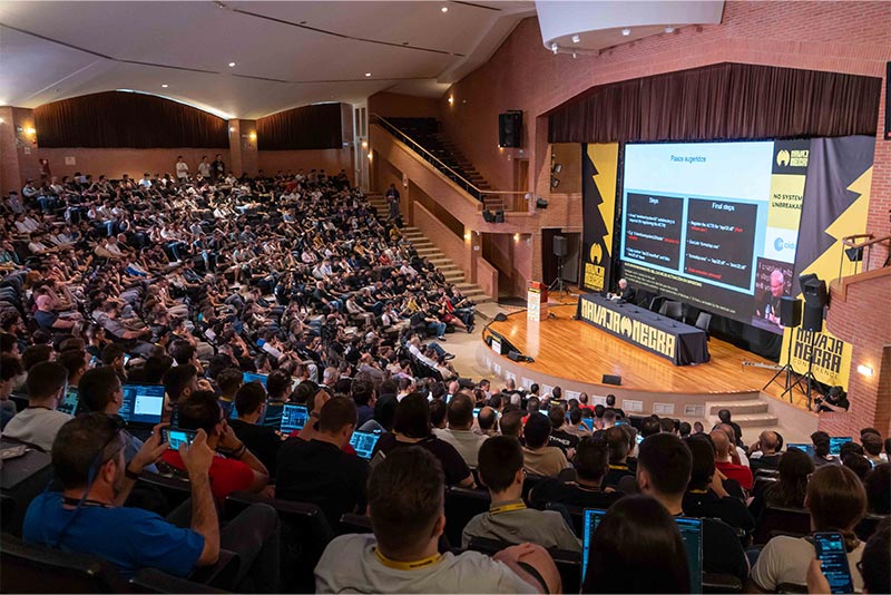 Crónica del Navaja Negra Conference 2025, referente en Ciberseguridad 1 Navaja Negra 2025: Inteligencia Artificial, automatización y nuevas amenazas