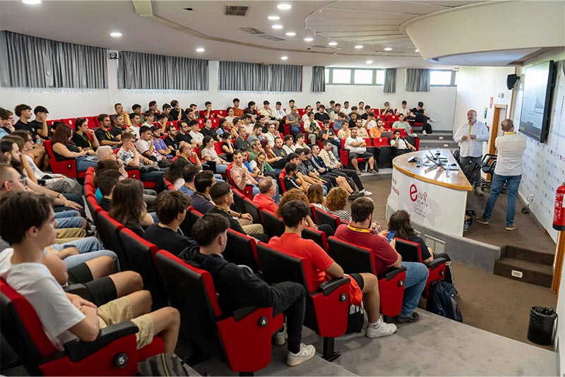 Crónica del Navaja Negra Conference 2025, referente en Ciberseguridad 3 Talleres Navaja Negra 2025